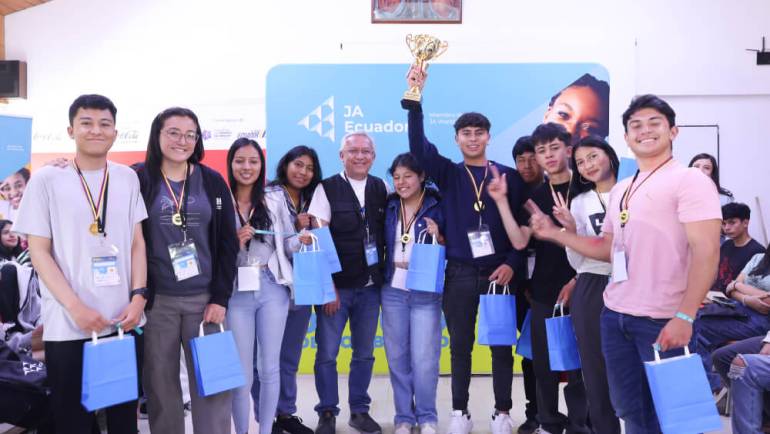 La responsabilidad social como semillero de líderes: cómo las empresas pueden transformar el futuro de los jóvenes