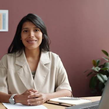 🎓 Del aula al empleo: cómo los jóvenes pueden prepararse para su primera entrevista de trabajo