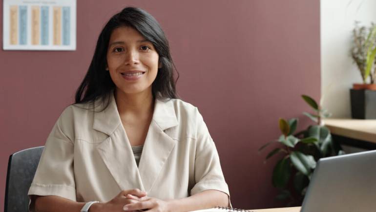 🎓 Del aula al empleo: cómo los jóvenes pueden prepararse para su primera entrevista de trabajo