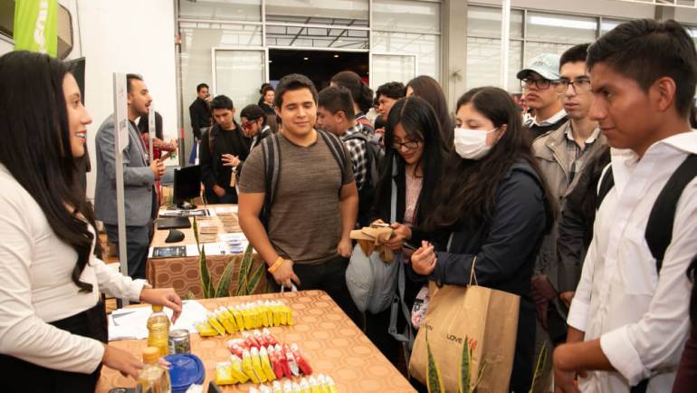 💡 ¿Qué es el propósito profesional?: Lecciones que los jóvenes aprenden en sus primeros proyectos sociales