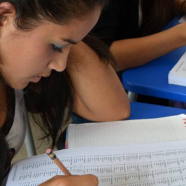 Elegir carrera con experiencia real: el rol de la responsabilidad social empresarial en la orientación vocacional juvenil